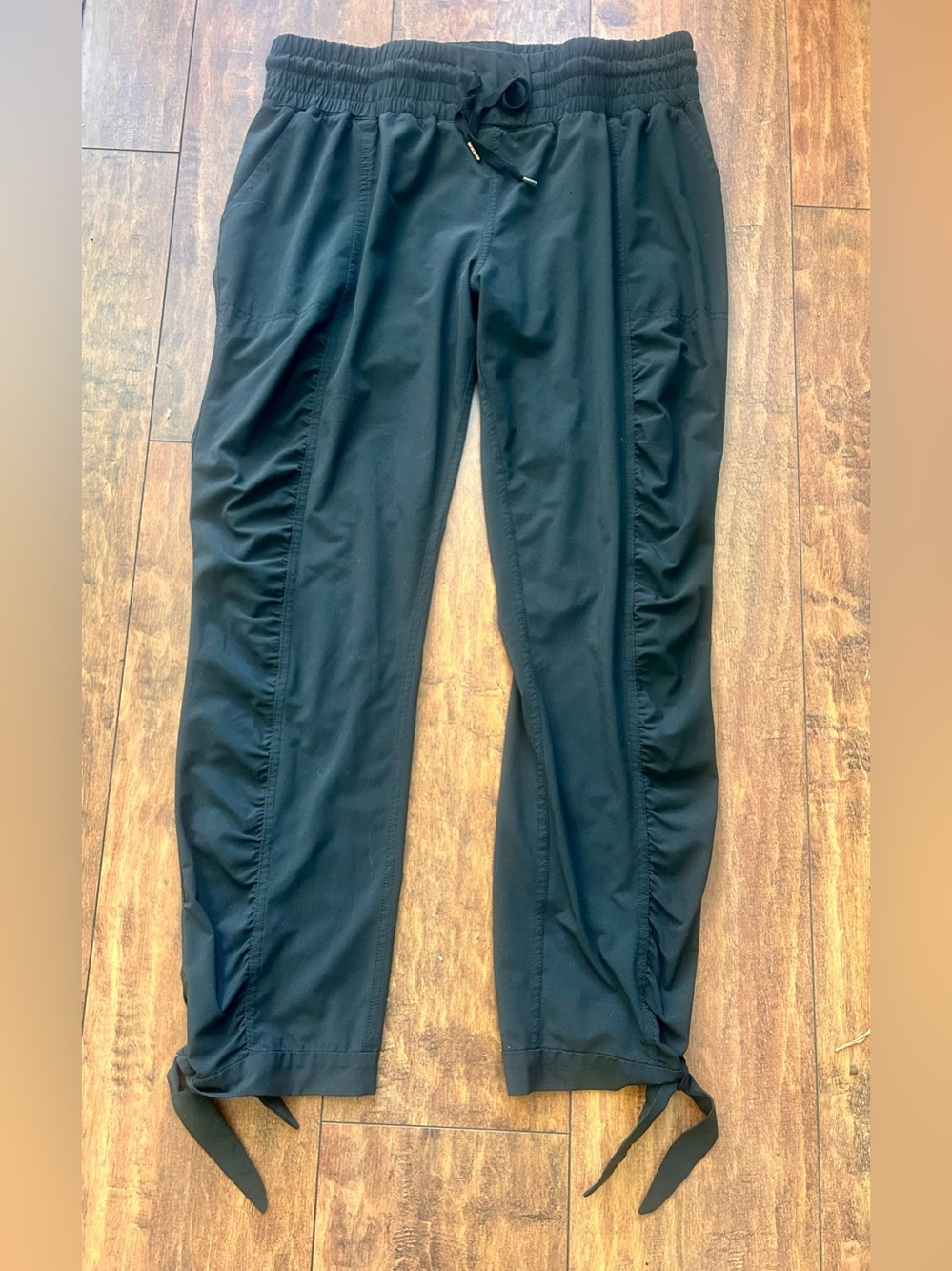 Prana Bindu Ruched Ankle-Tie Joggers | Women’s Black Size L